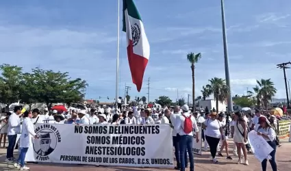 Anestesilogos se unen a protesta por investigacin contra colega que adquiri f