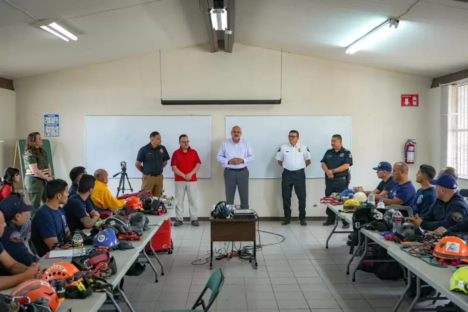 Inauguran capacitacin a Bomberos sobre rescate con cuerdas