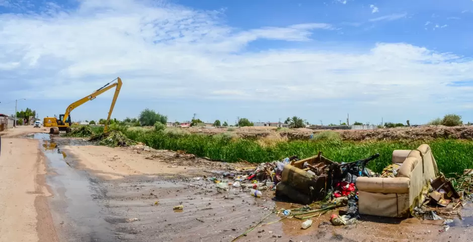 Desazolve del dren Mexicali