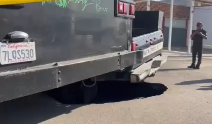 Fuga de agua habr�a provocado socav�n en el Centro de Tijuana: PC