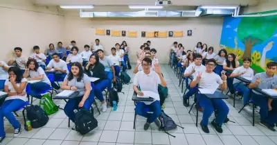 Recibe CECyTE BC a ms de 9 mil estudiantes de nuevo ingreso