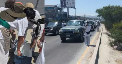 Venden agua en la calle para reunir fondos