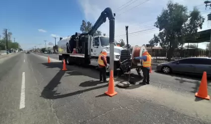 Atiende CESPM desazolve de las lneas sanitarias en villas de la repblica