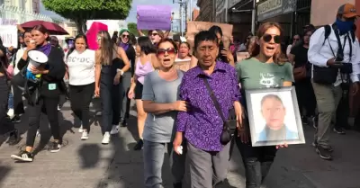 Madre y hermana de Milagros Monserrat encabezaron la marcha para existir justici