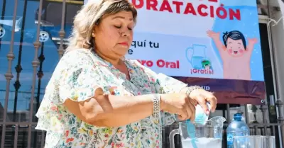 Contin�an casas de hidrataci�n ofreciendo vida suero oral en Mexicali y su Valle