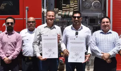 Firma con Fbricas Monterrey-Bomberos