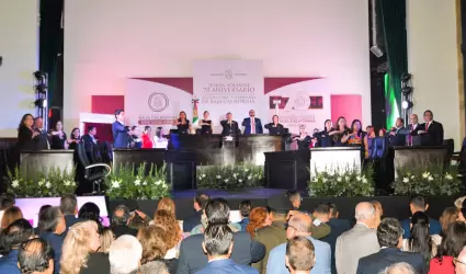 Conmemora "D�a del Constituyente" congreso de Baja California que preside el Dip