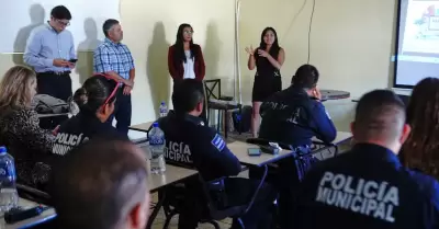 Brinda ADBC capacitaci�n para la aplicaci�n "Identidad Digital" en Playas de Ros