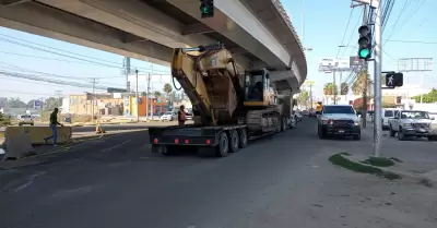 Trabaja CESPT en la rehabilitaci�n de un pozo de visita del colector industrial 