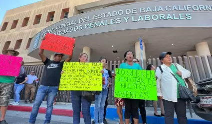 Protesta de vecinos de colonia Pea Nieto