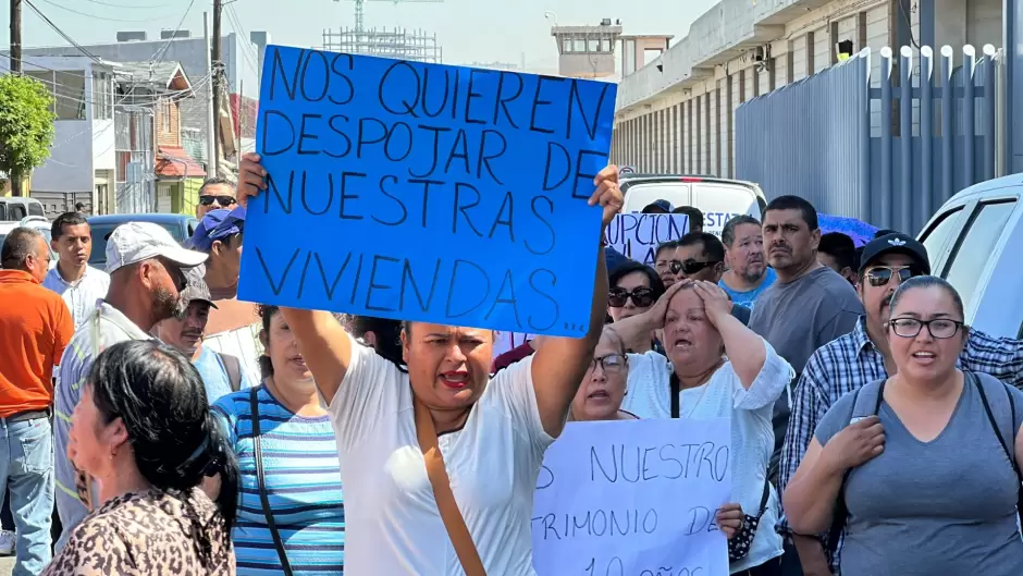 Protesta de vecinos de colonia Pea Nieto