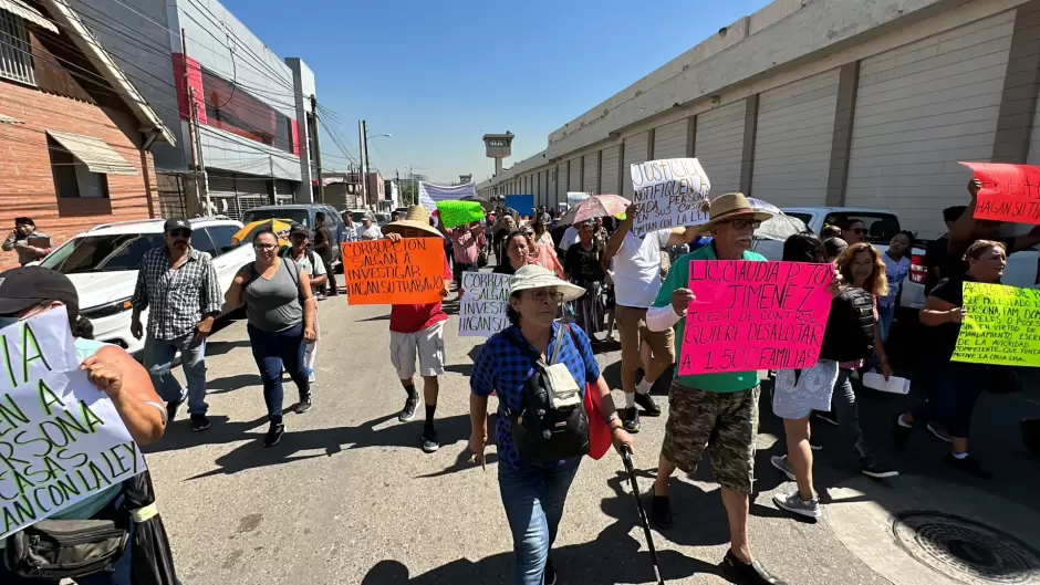 Protesta de vecinos de colonia Pea Nieto