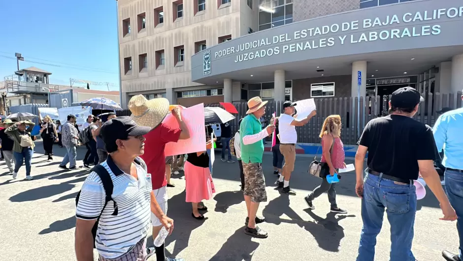 Protesta de vecinos de colonia Pea Nieto