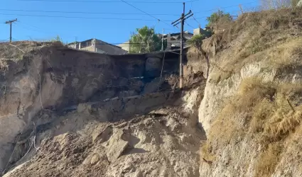 Reportan socavn en avenida El Cortez de la colonia Snchez Taboada