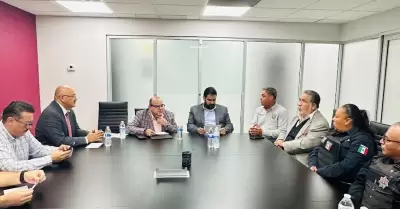 Atiende Ayuntamiento de Tijuana a agrupaci�n de polic�as y acuerdan acciones en 