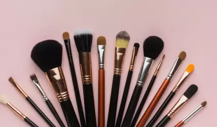 Set de brochas para maquillaje.