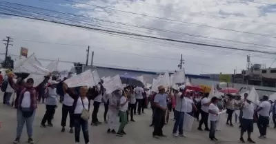 Manifestantes cierran garita de exportacin en Otay