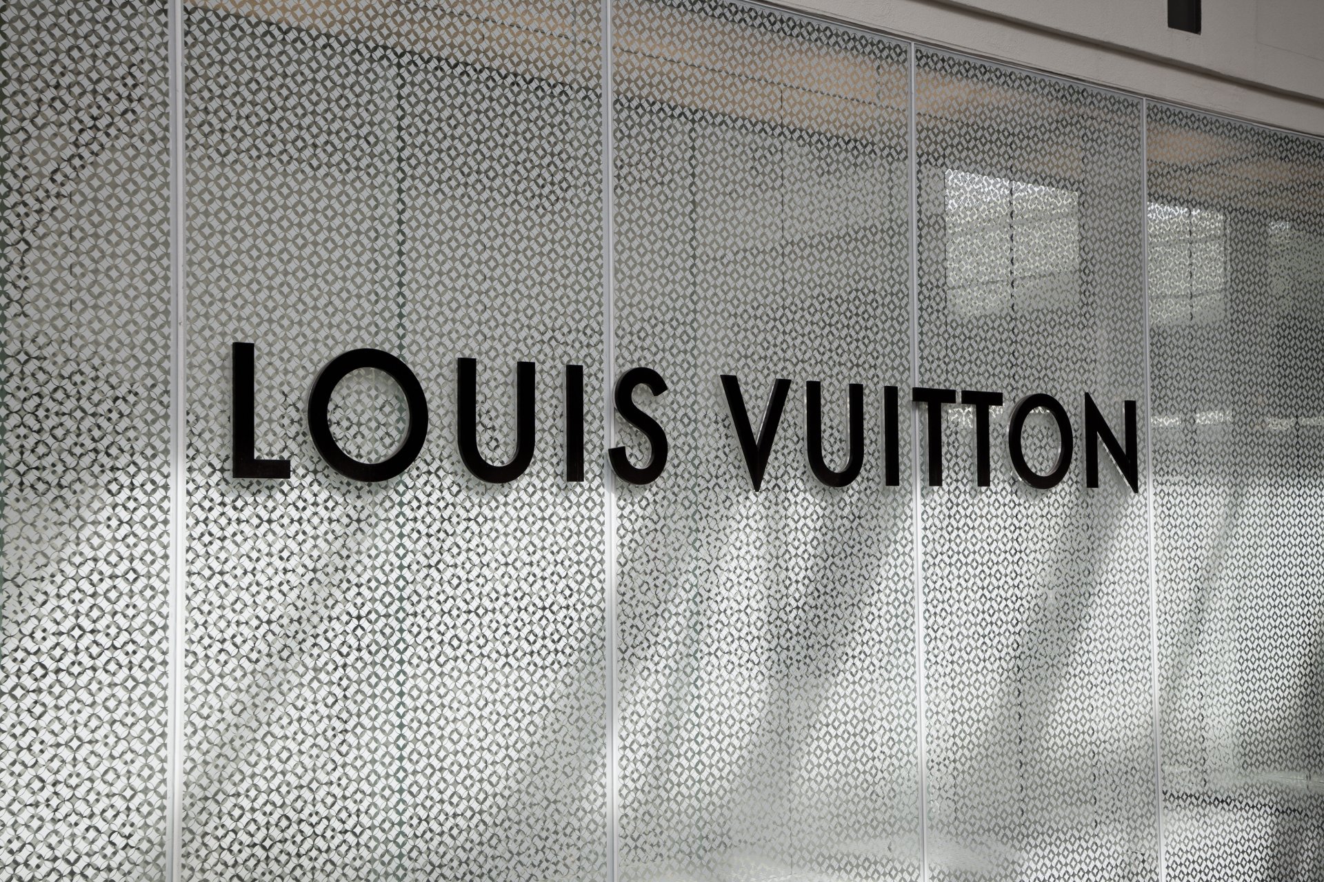 Tijuana hills'; casa pintada con logos de Louis Vuitton se vuelve viral en  redes