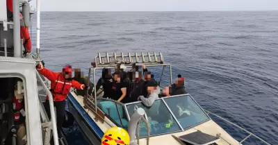 Personal Naval realiza rescate de 13 personas y realiza evacuaci�n m�dica en inm