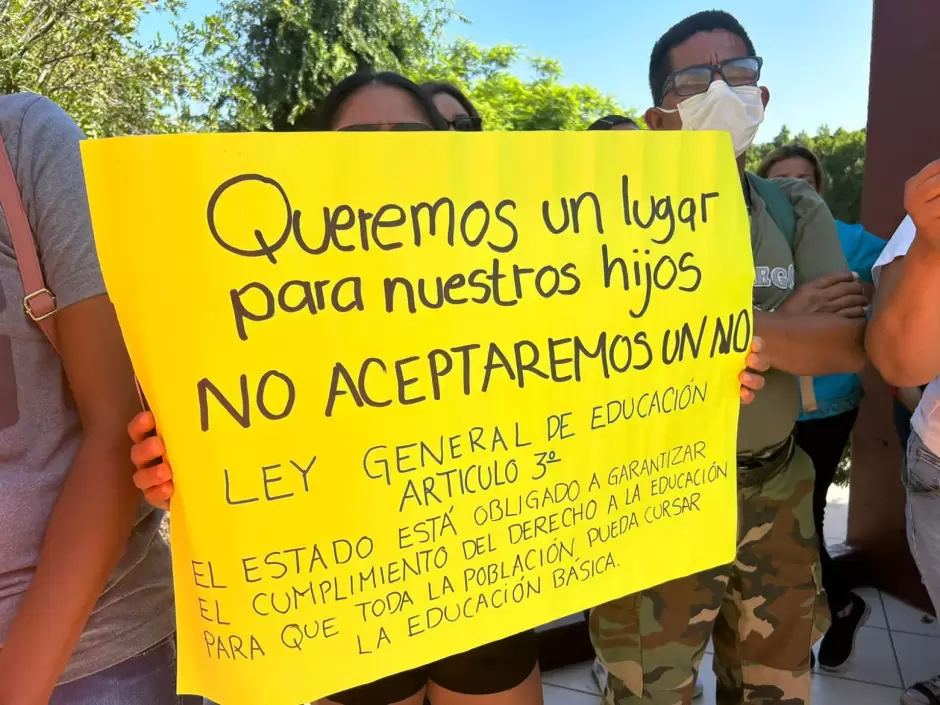 Manifestacin por falta de espacio en secundarias de Natura