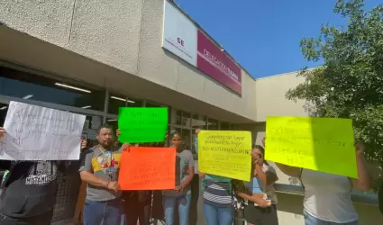 Manifestacin por falta de espacio en secundarias de Natura