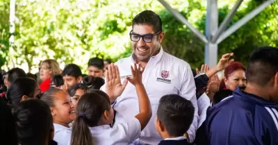 Inauguran techumbre y aula comedor en primaria