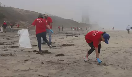 Jornada de limpieza en Playas de Tijuana.