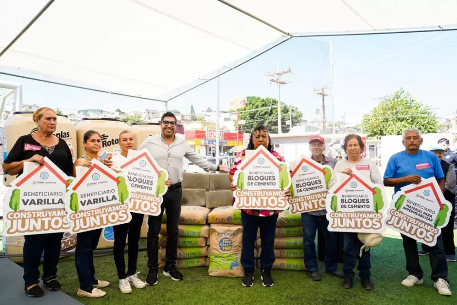 Apoyos sociales y productivos a familias de la colonia Morelos I