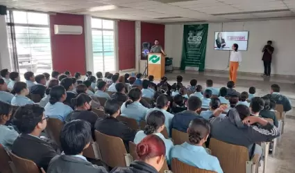 Reciben estudiantes de Conalep Plantel Ensenada curso "Liderazgo Juvenil"