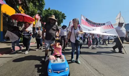 Manifestacin por intento de desalojo en Terrazas del Valle