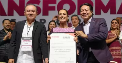 Entregan a Claudia Sheinbaum la constancia como Coordinadora Nacional de los Com