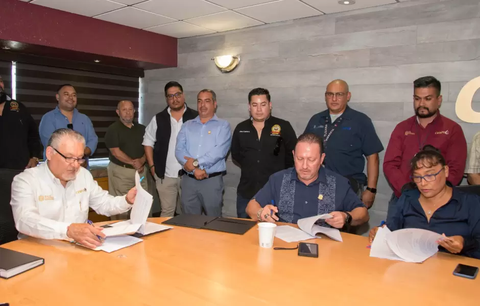 Firman contrato colectivo de trabajo 2023 a beneficio del personal