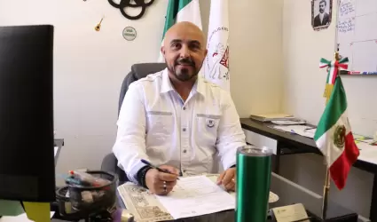 Titular de la Direccin de Vinculacin y Enlace, Ibrad Sainz Uras.