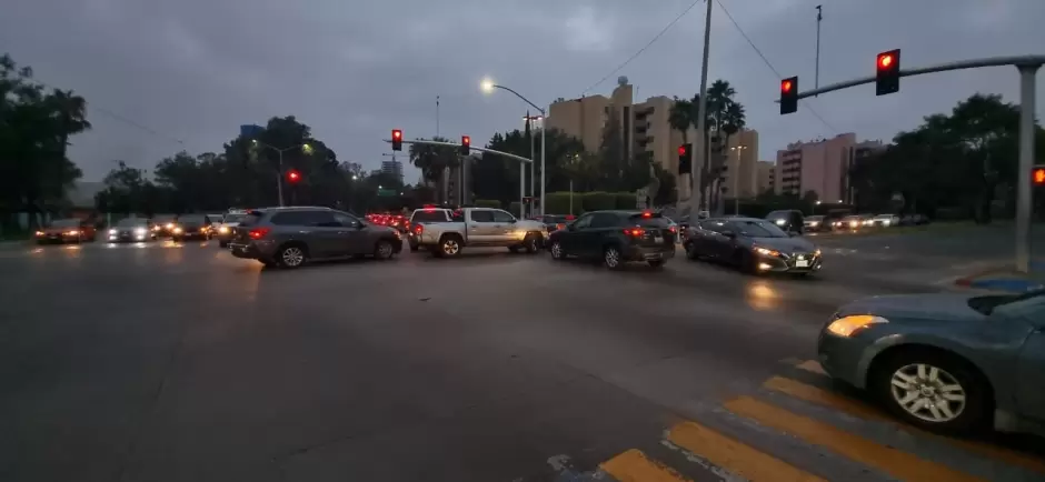 Caos vial por toda Tijuana tras fallas en el cruce de San Ysidro