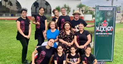 Recibe IMCUDHE a alumnado de casa de la cultura con recorrido M�xico de mis amor