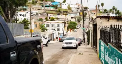 Propietarios de veh�culos descompuestos o abandonados deben retirarlos de la v�a