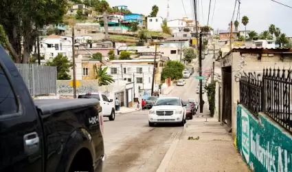 Propietarios de veh�culos descompuestos o abandonados deben retirarlos de la v�a