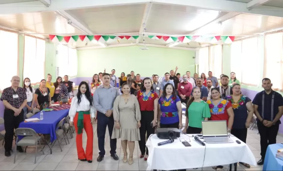 Taller "Crculos de Lectura" en departamento de educacin primaria en Mexicali