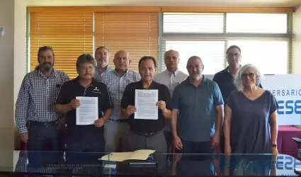 Firma CICESE convenio con productores de erizo
