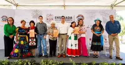 Devela alcalde Armando Ayala Robles busto del Charro Cantor "Jorge Negrete" en l