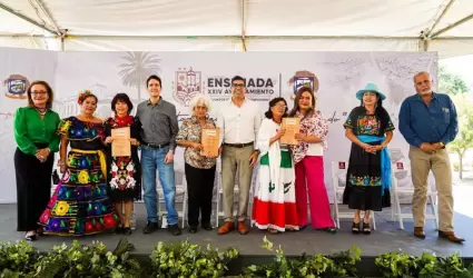 Devela alcalde Armando Ayala Robles busto del Charro Cantor "Jorge Negrete" en l