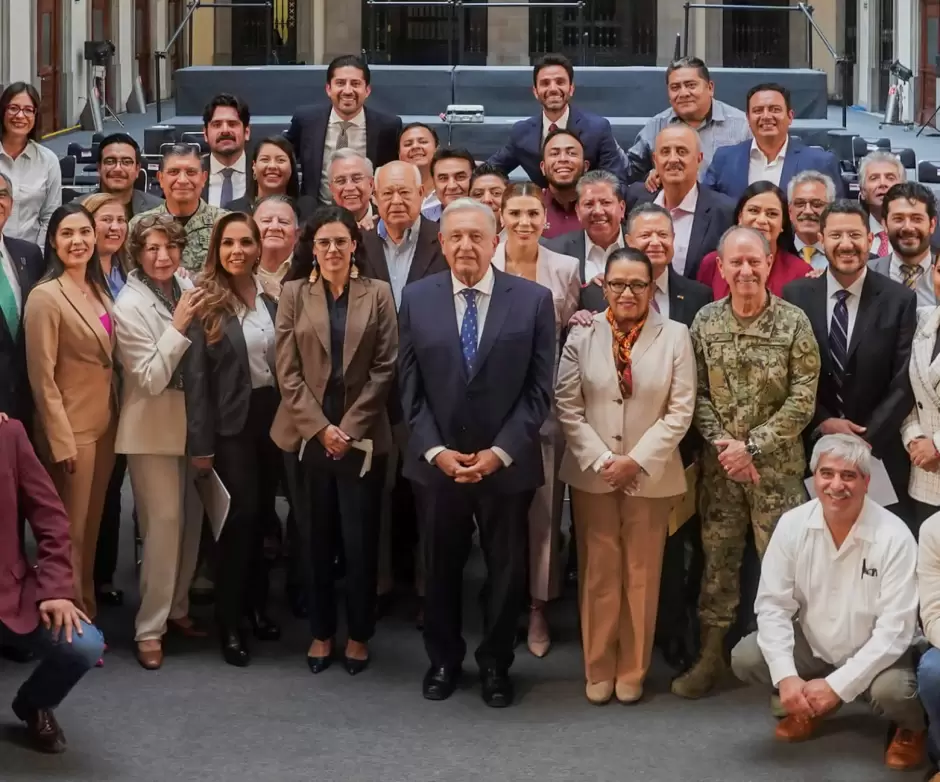 Trabajo conjunto con Andrs Manuel Lpez Obrador por BC