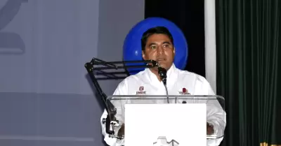 Acude Erik "El Terrible" Morales a celebracin del 52 aniversario del ITT