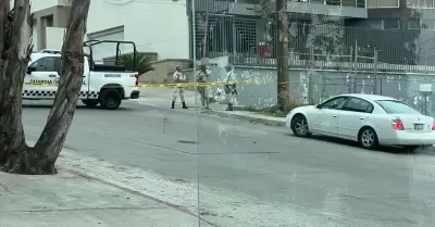 Localizan cad�ver al interior de veh�culo abandonado en la colonia Cacho