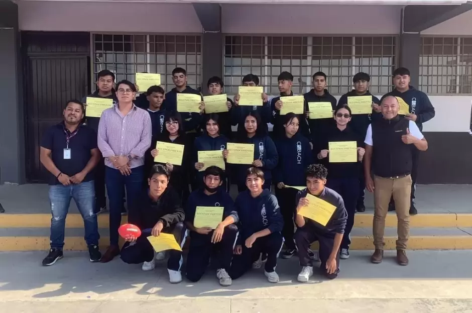 Entrega de equipo deportivo y rehabilitacin de cancha de Cobach en La Morita