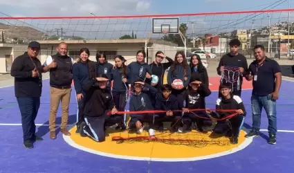 Entrega de equipo deportivo y rehabilitacin de cancha de Cobach en La Morita