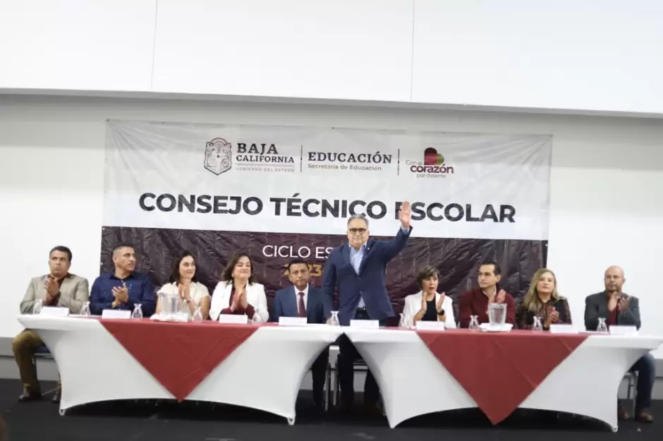 Seguimiento a planeacin didctica en sesin del Consejo Tcnico Escolar