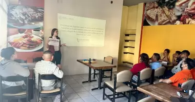 Supervisa y orienta COEPRIS BC a emprendedores de comida sobre la Nom 251