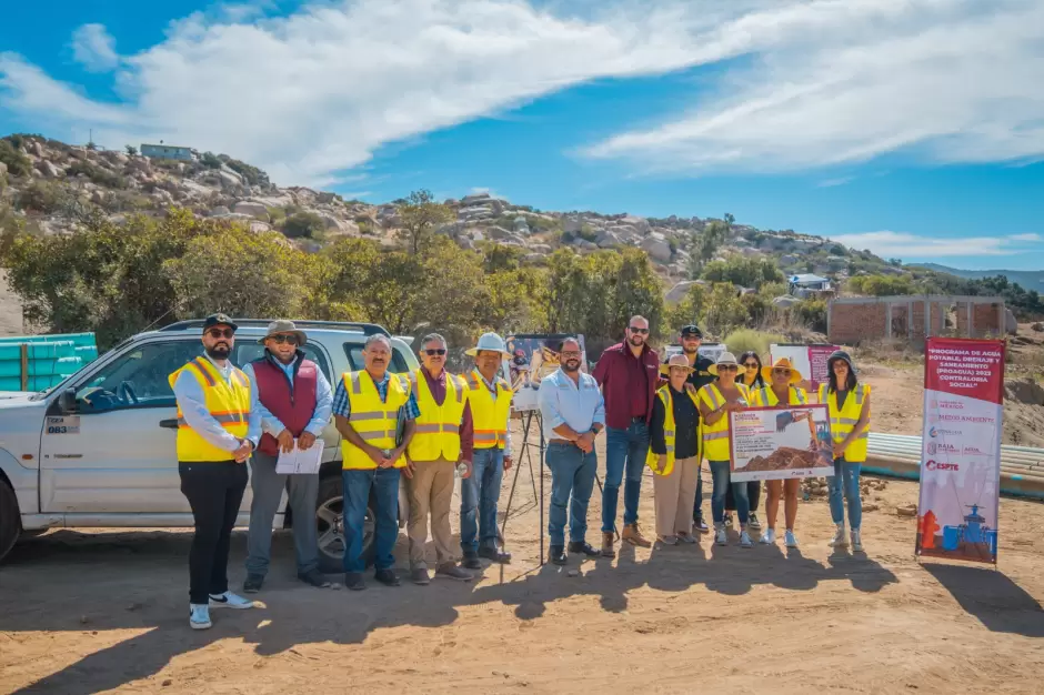 Capacitan a Comit de Contralora Social para supervisar obra de red sanitaria y emisor de aguas residuales