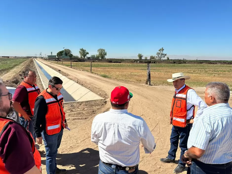 Obras de rehabilitacin de canales en el distrito de riego 014